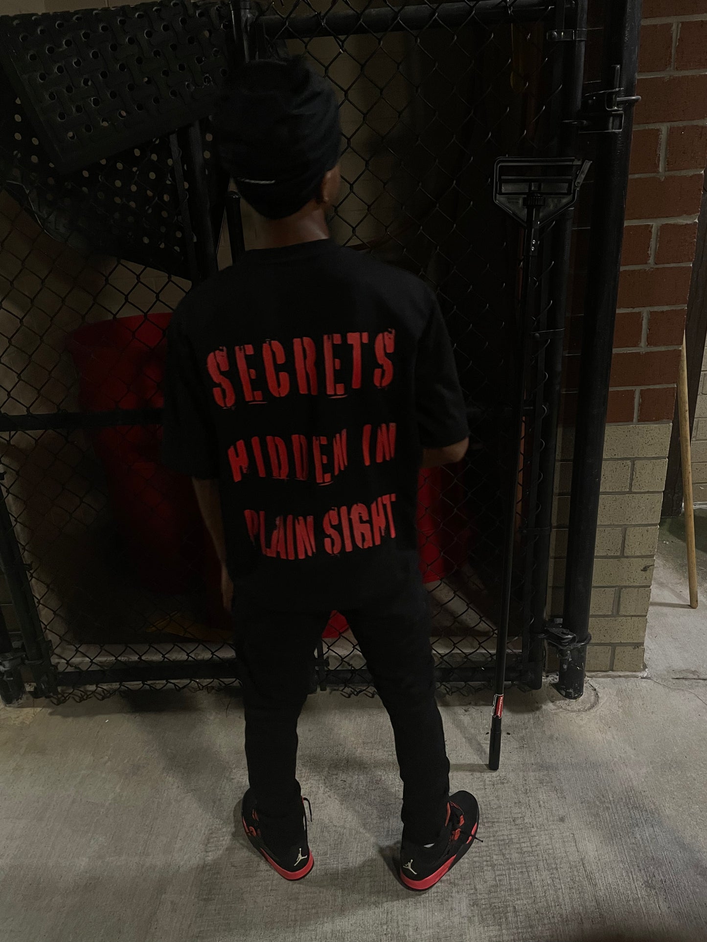 HIDDEN SECRETS TEE